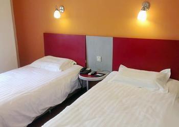 Motel 168 Shanghai Pudong Huinan Metro Station Tesco Шанхай Экстерьер фото